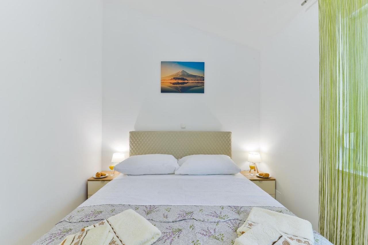 Cascada Villas With Private Jacuzzi And Private Parking Starigrad Paklenica Esterno foto