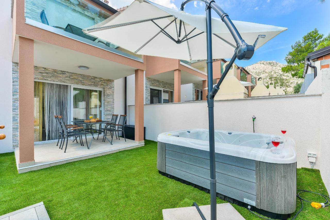 Cascada Villas With Private Jacuzzi And Private Parking Starigrad Paklenica Esterno foto