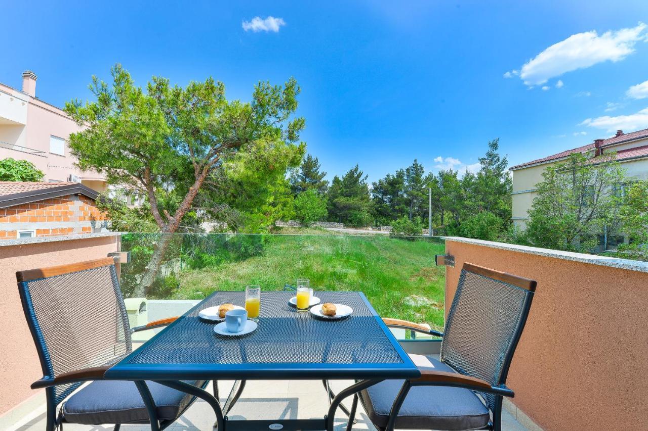 Cascada Villas With Private Jacuzzi And Private Parking Starigrad Paklenica Esterno foto
