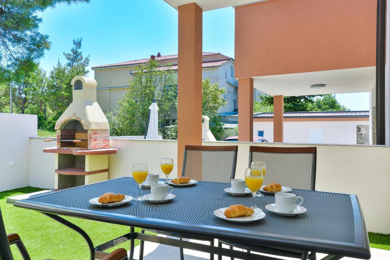 Cascada Villas With Private Jacuzzi And Private Parking Starigrad Paklenica Esterno foto