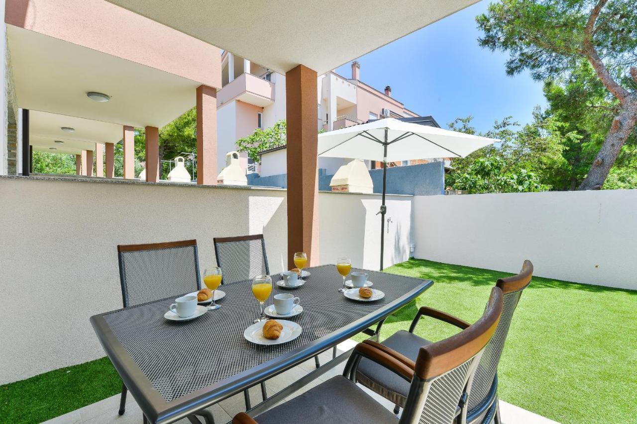 Cascada Villas With Private Jacuzzi And Private Parking Starigrad Paklenica Esterno foto