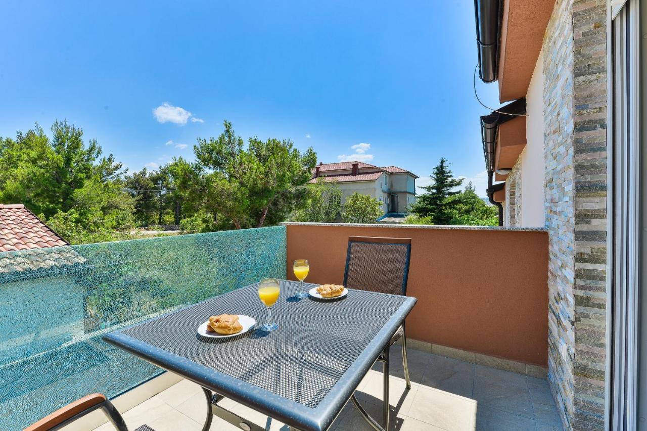 Cascada Villas With Private Jacuzzi And Private Parking Starigrad Paklenica Esterno foto
