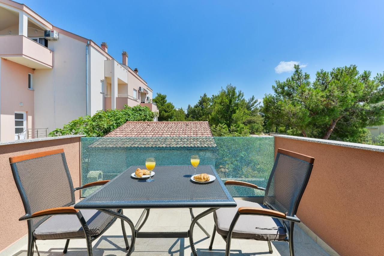Cascada Villas With Private Jacuzzi And Private Parking Starigrad Paklenica Esterno foto