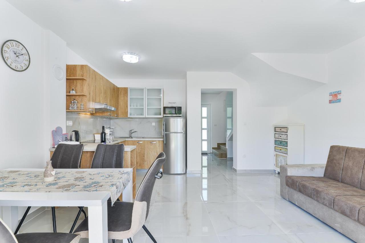 Cascada Villas With Private Jacuzzi And Private Parking Starigrad Paklenica Esterno foto