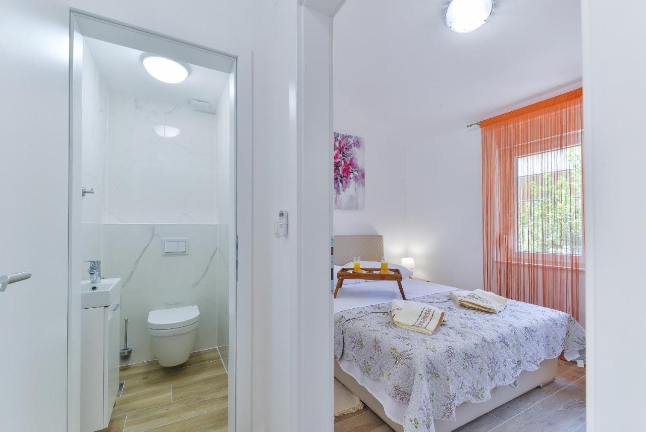 Cascada Villas With Private Jacuzzi And Private Parking Starigrad Paklenica Esterno foto